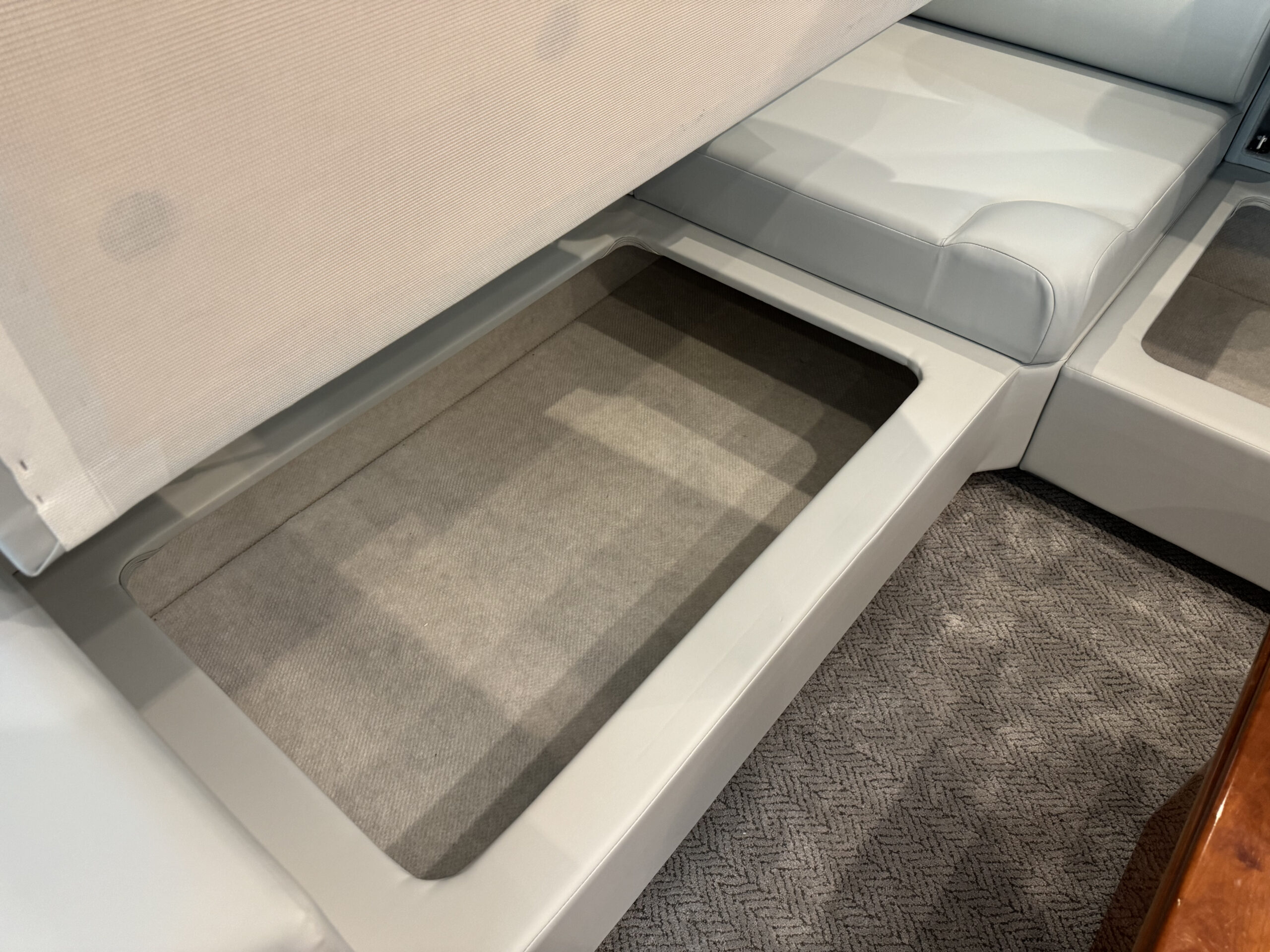 aces up - inside settee aces up - inside settee